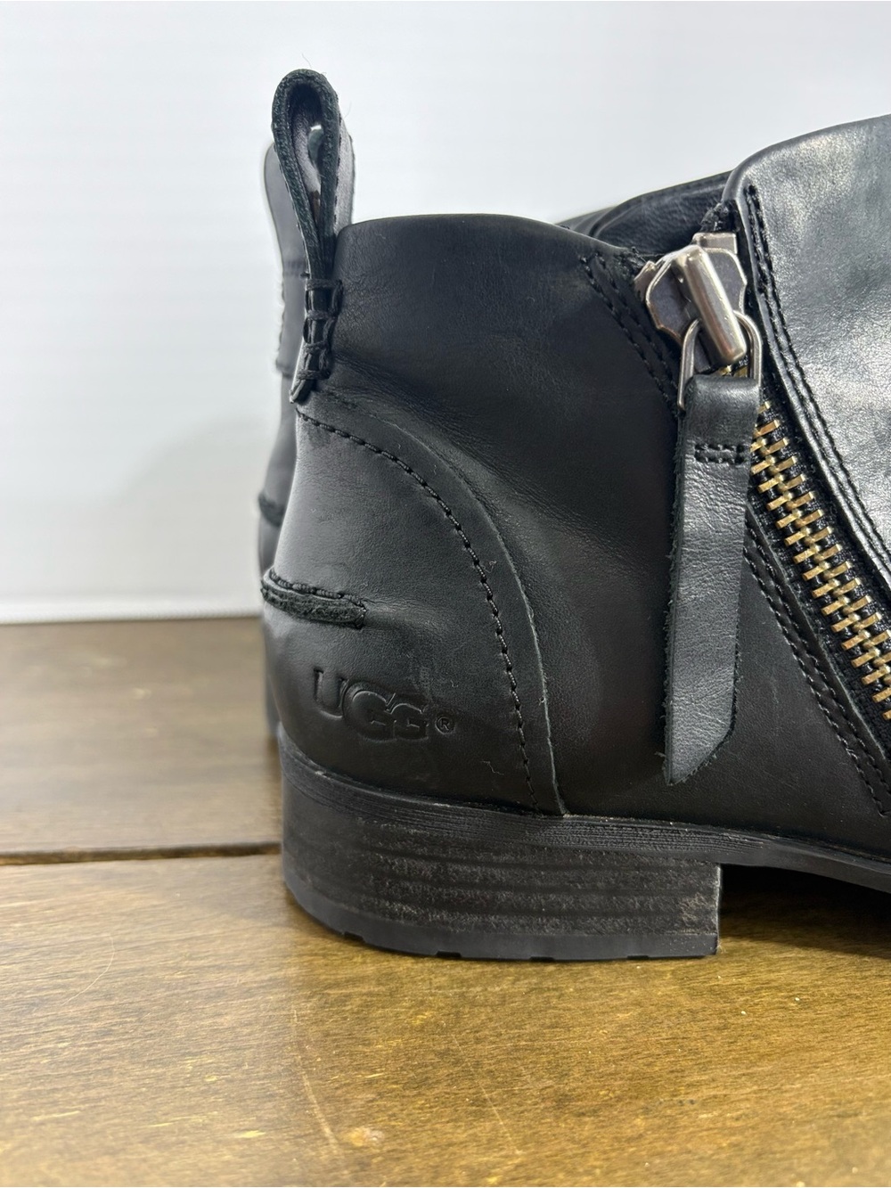 UGG Aureo Leather Ankle Boot - Black - Women's Size 8.5 - Picture 6 of 11